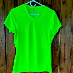 Women’s Under Armor t shirt